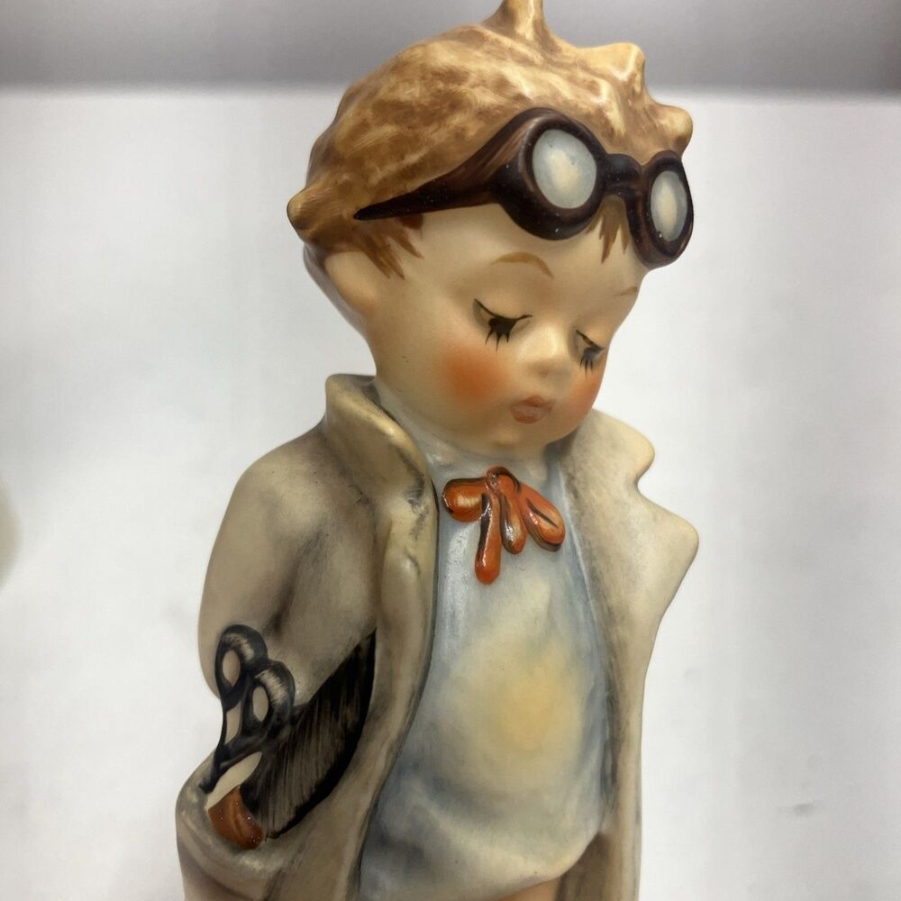 VTG Goebel Hummel THE DOCTOR Figurine #127, 4 3/4", Germany EX+ Condition